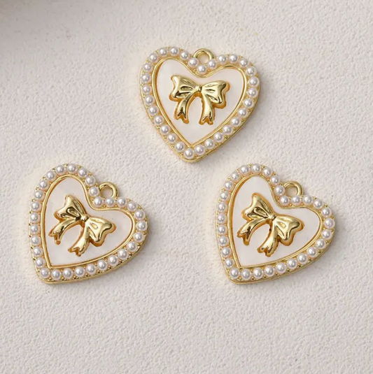 White Heart w/ Bow - Large